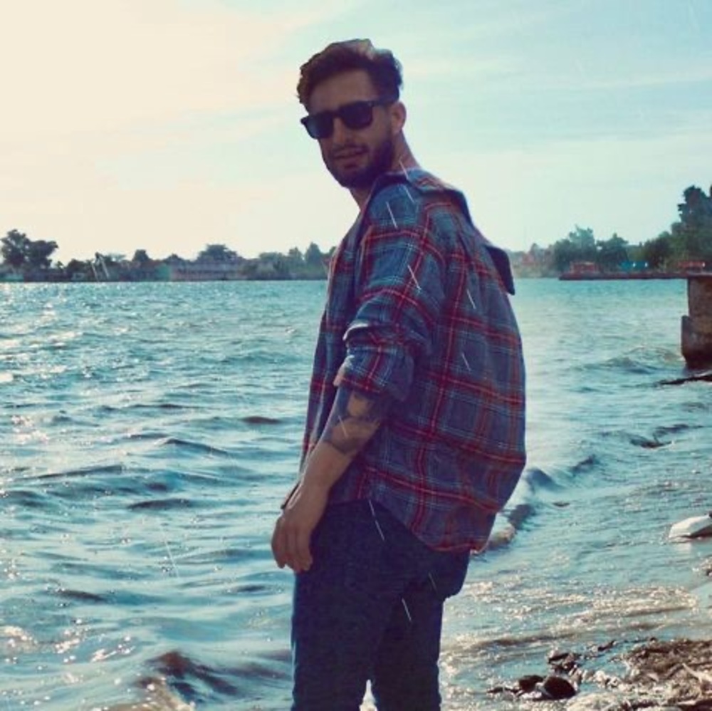 Meet your Posher, Ernesto